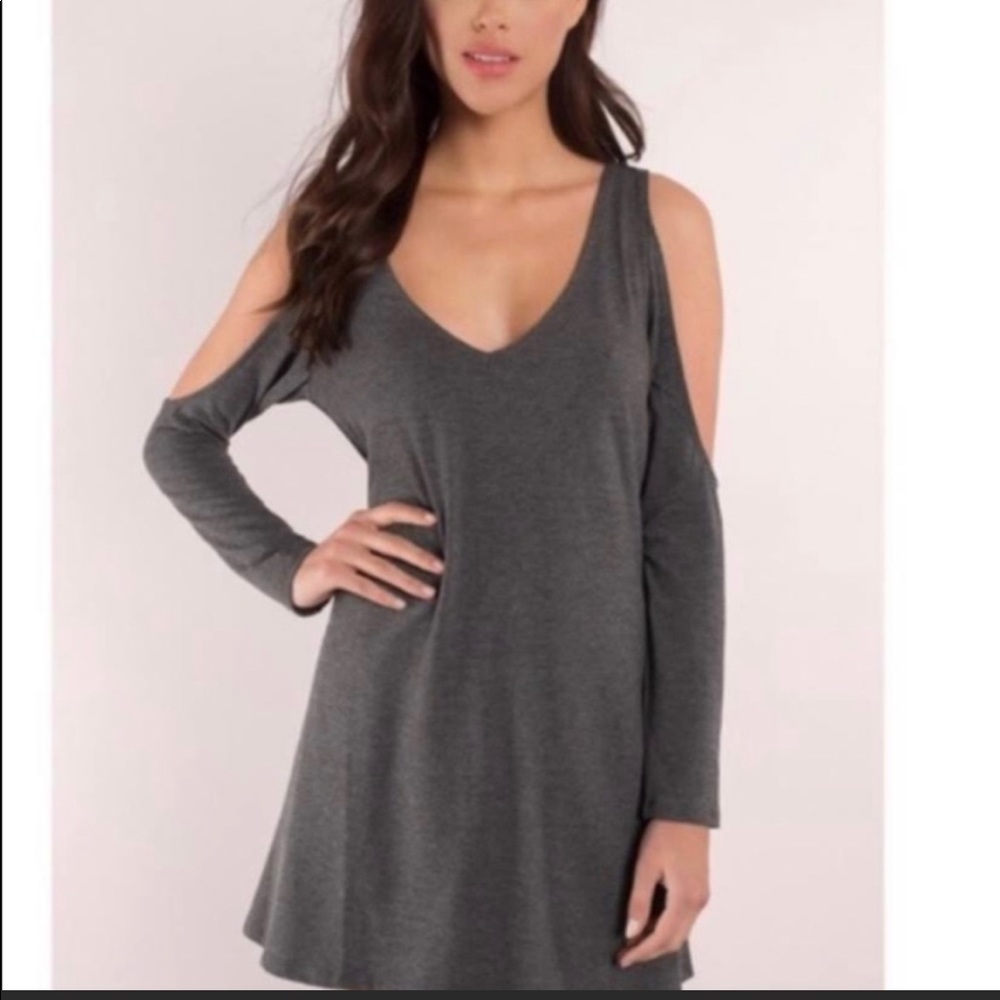 Cold shoulder grey long sleeve dress